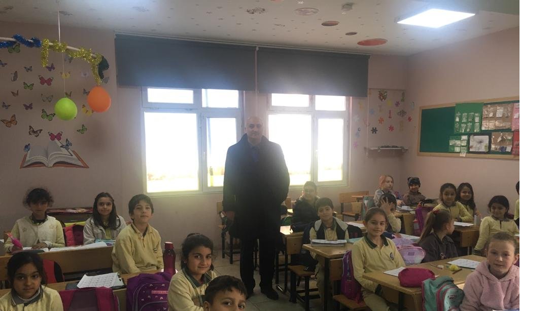 İlçe Milli Eğitim Müdürümüz ile Şube Müdürümüz Nihat KARDAŞ ilçemiz okullarından Avukat Necati Toker İlkokulunu ve Dursun Dumangöz Ortaokulunu ziyaret ettiler.